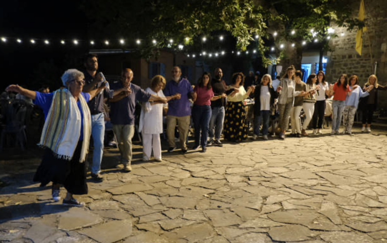How Island Communities Balance Tourism and Digital Growth